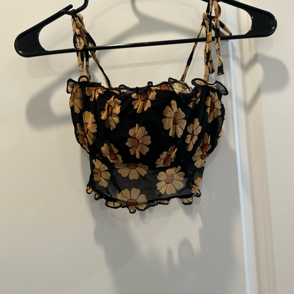 hollister flower crop top mesh